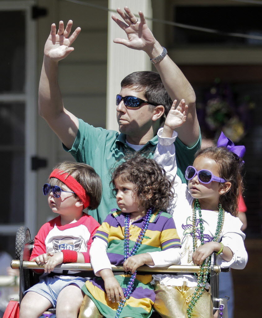 Krewe of Mid-City 2017 rolls in New Orleans: See Mardi Gras parade photos